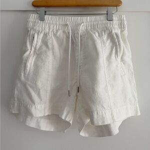 🤍 Athleta 🤍 White Shorts